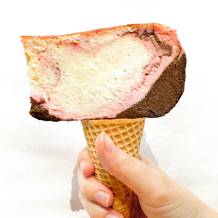 Neapolitan burnt basque cheesecake | Je m'en fous. Montréal
