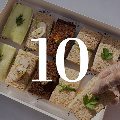 box of 10 sandwiches | boîte de 10 sandwichs