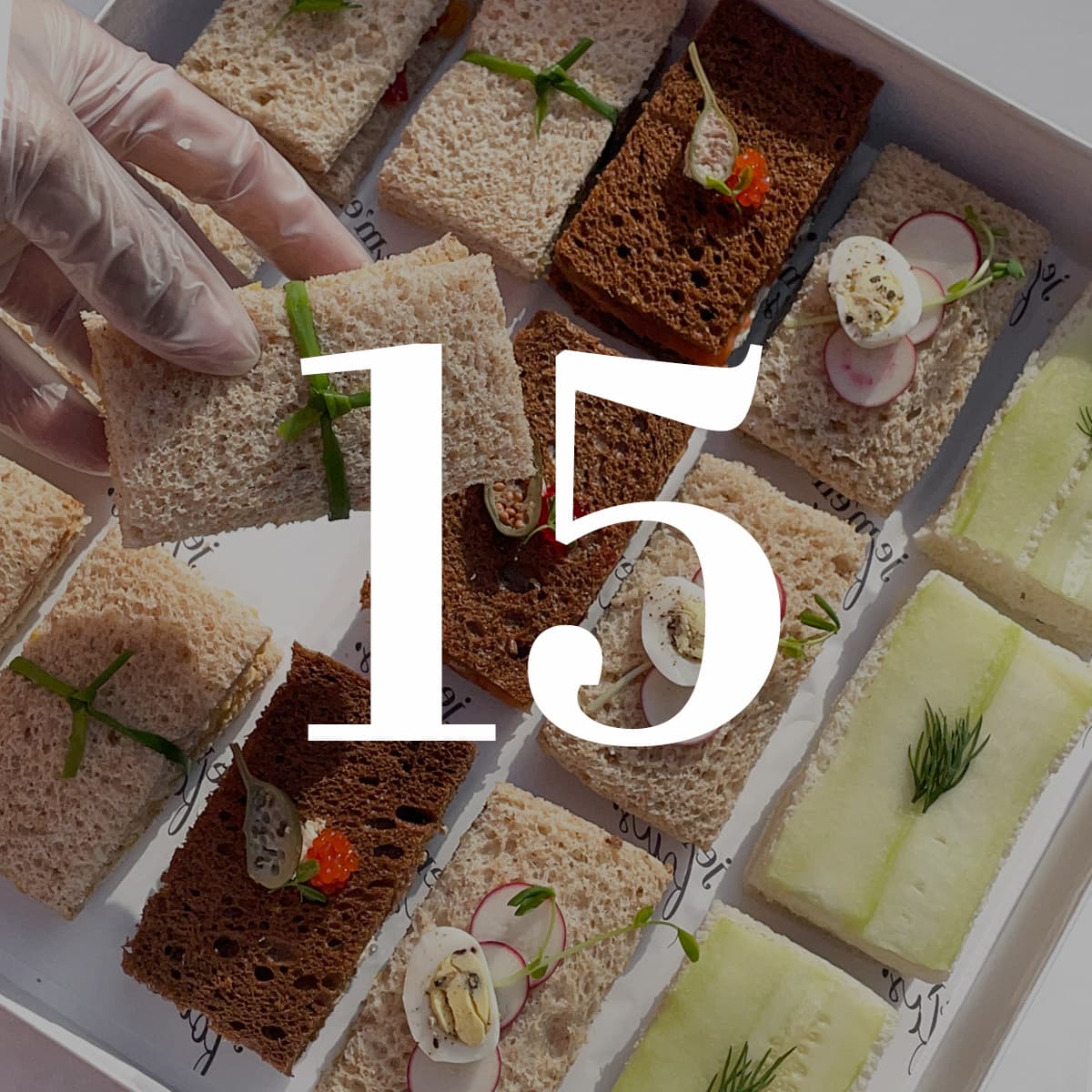 box of 15 sandwiches | boîte de 15 sandwichs